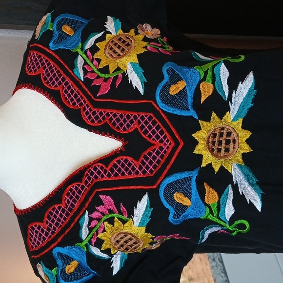 Traditional Mexican Embroidered Dress Floral Size M - Picture 4 of 7